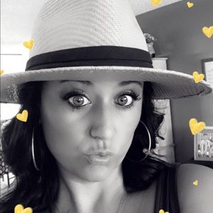 Meet your Posher, Vanessa